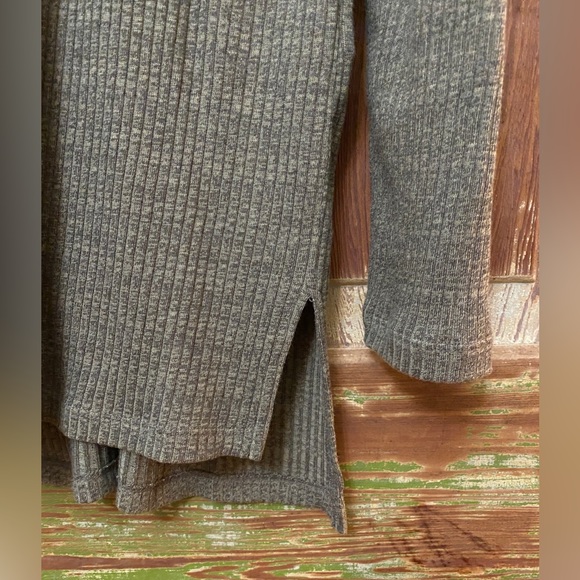 Army Green Forever 21 Long Sleeve Flare Leg Legging Set - Picture 3 of 5